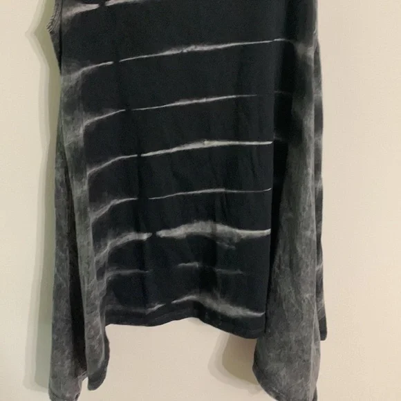 Black tie dye sleeveless top - Picture 2 of 5